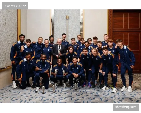 FIFA年度最佳阵容出炉:巴黎巴萨8人入选,登贝莱荣膺世界足球先生